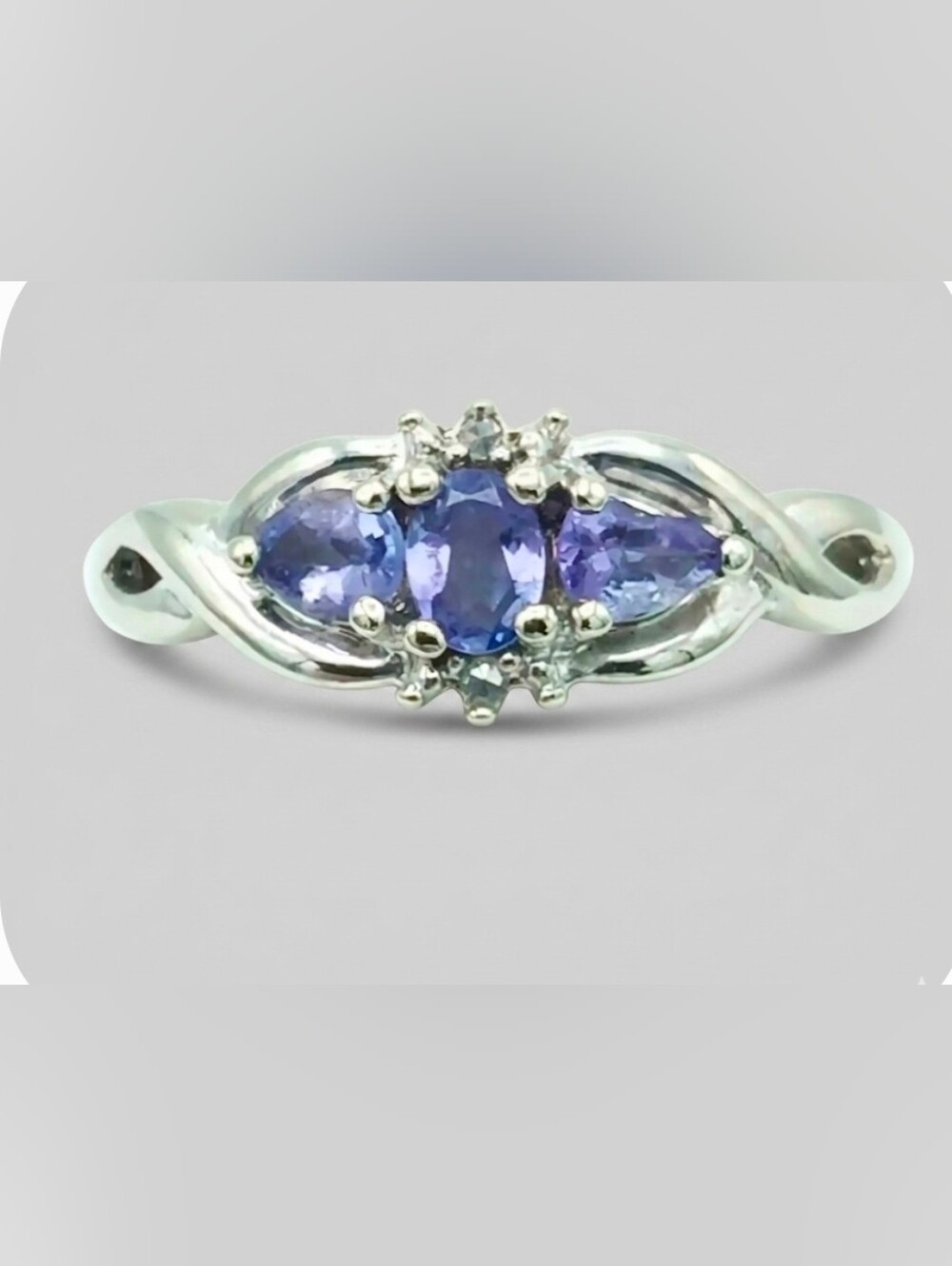 Genuine Tanzanite & Diamond Ring 10k White Gold Size 8! - Picture 1 of 6